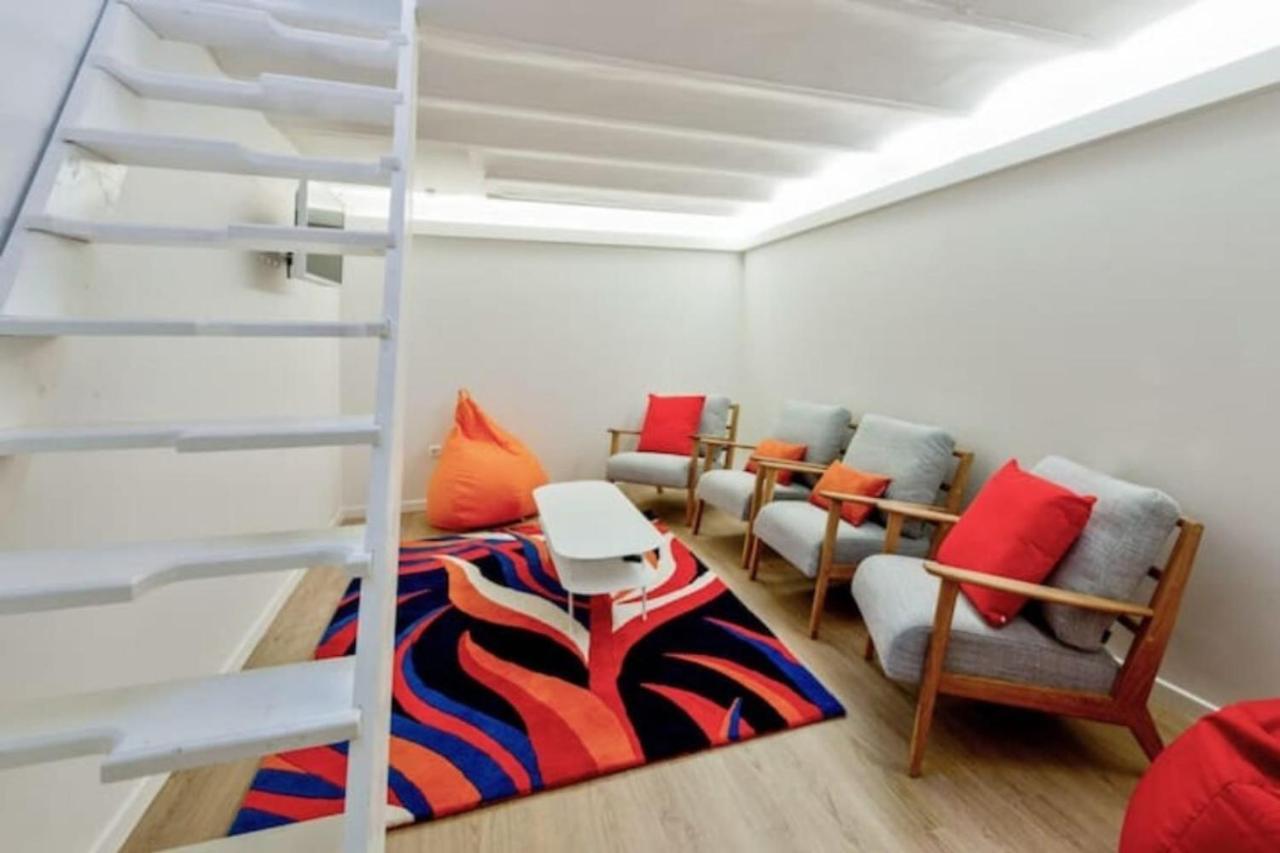 Cozy 2 Bedroom Apartment In Parigi Esterno foto