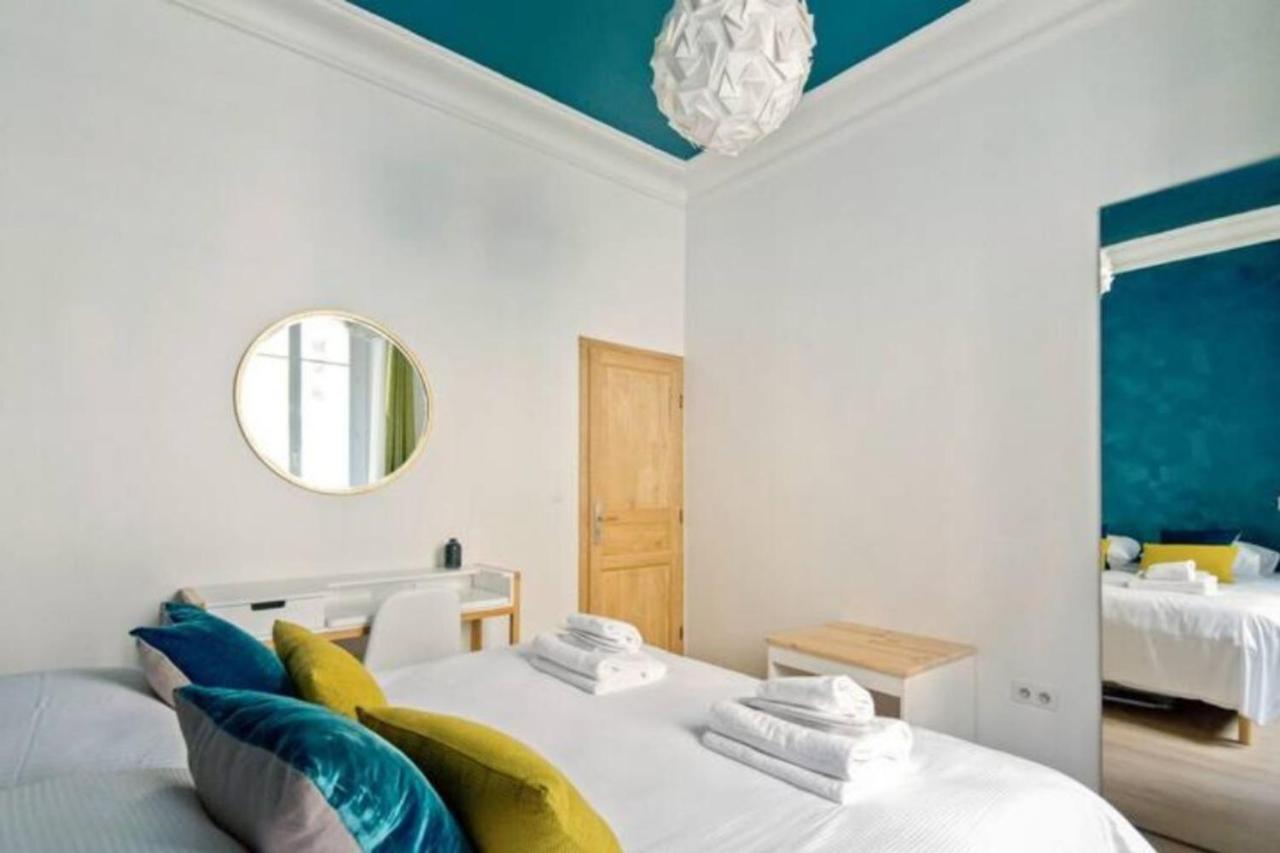 Cozy 2 Bedroom Apartment In Parigi Esterno foto